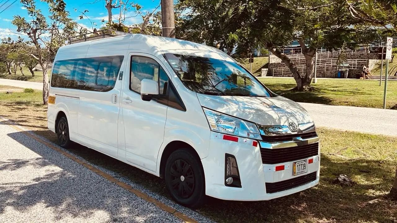 Shared Transfer Service in Santa Teresa